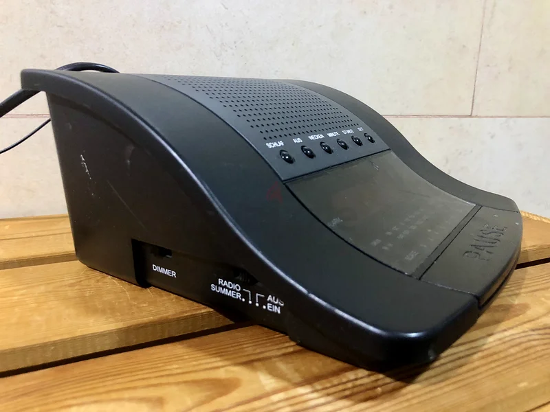Vintage Digital Clock Radio - A Timeless Classic!63262400404483112