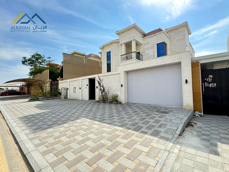 واجهة حجرية جميلة، ومسبح كبير، والكهرباء والماء متضمنان63874051360386111