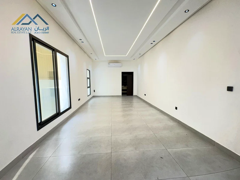 واجهة حجرية جميلة، ومسبح كبير، والكهرباء والماء متضمنان63874051360386114