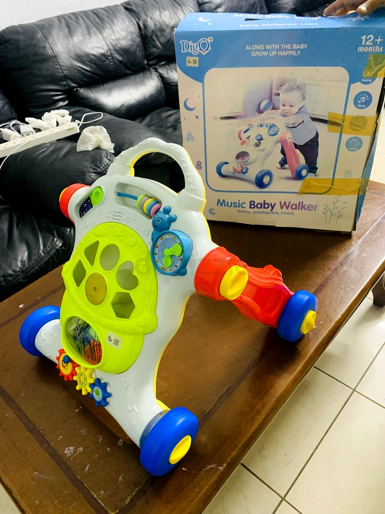 مرحباً! عربة أطفال تفاعلية موسيقية ممتعة لطفلك!63177120219010113