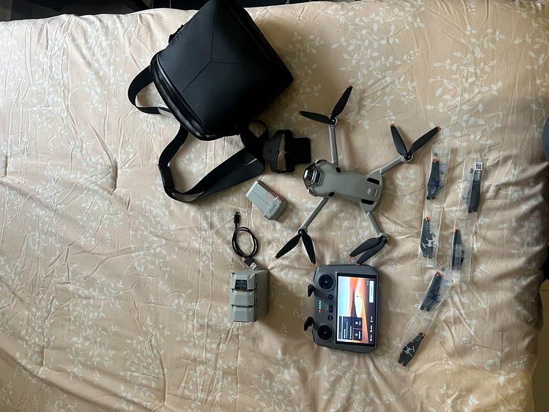 التقاط السماء: طائرة درون DJI ميني 4 برو مع جهاز تحكم وإكسسوارات وبطاريات 4 لمزيد من وقت الطيران63234612428545112
