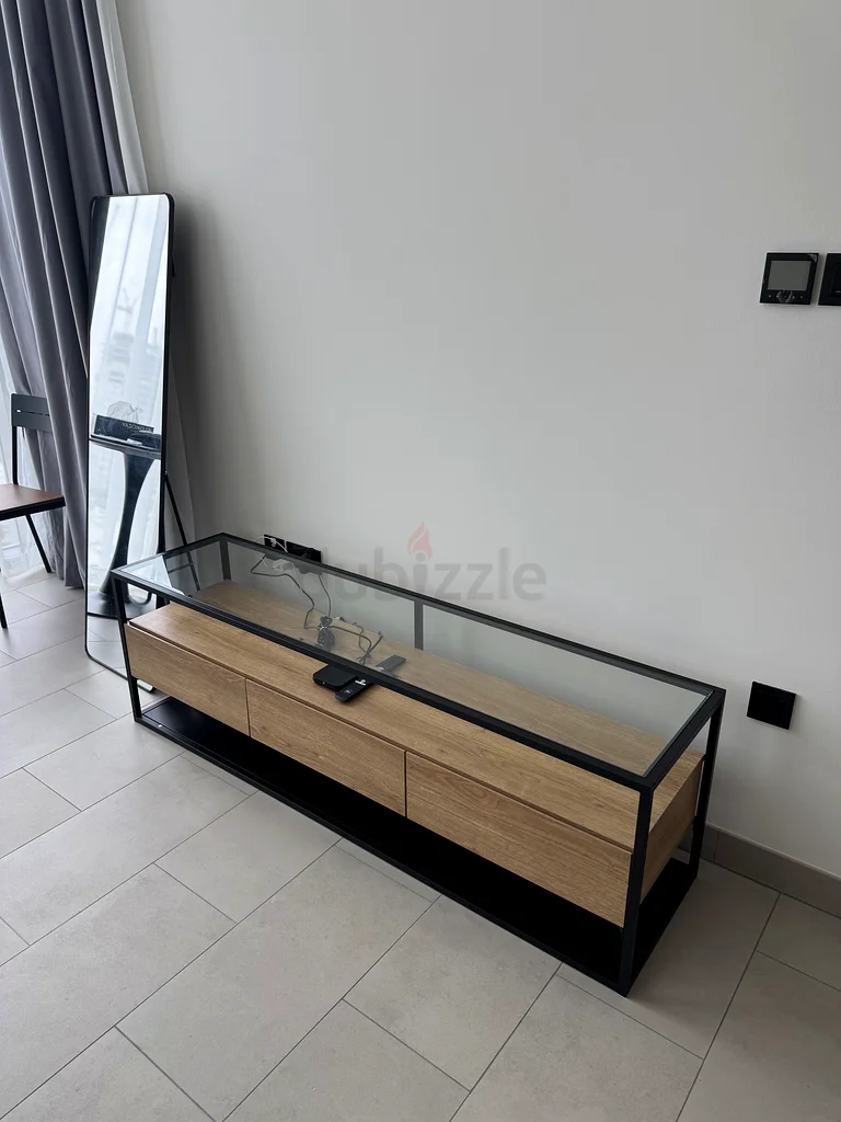 طاولة التلفزيون63185748270851111