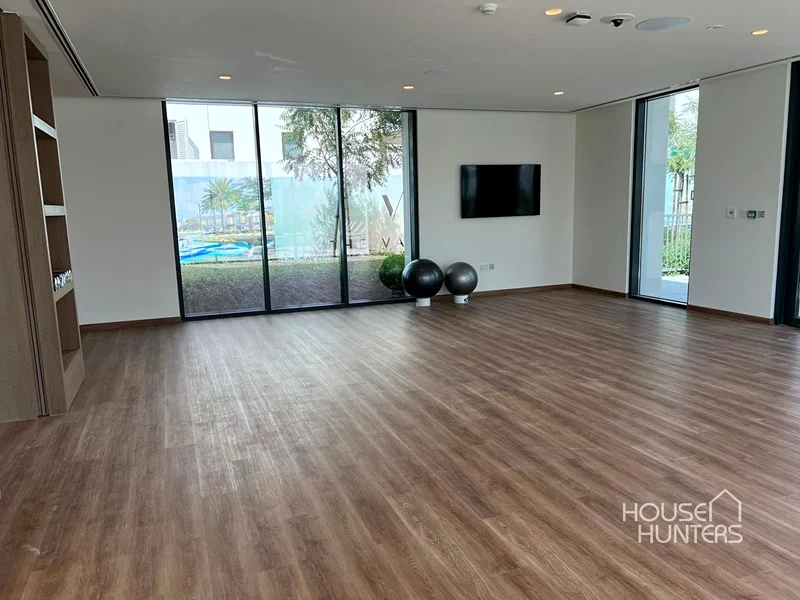 قابل للعرض | قريب من المسبح | تُقبل الرهن العقاري63174315799681112
