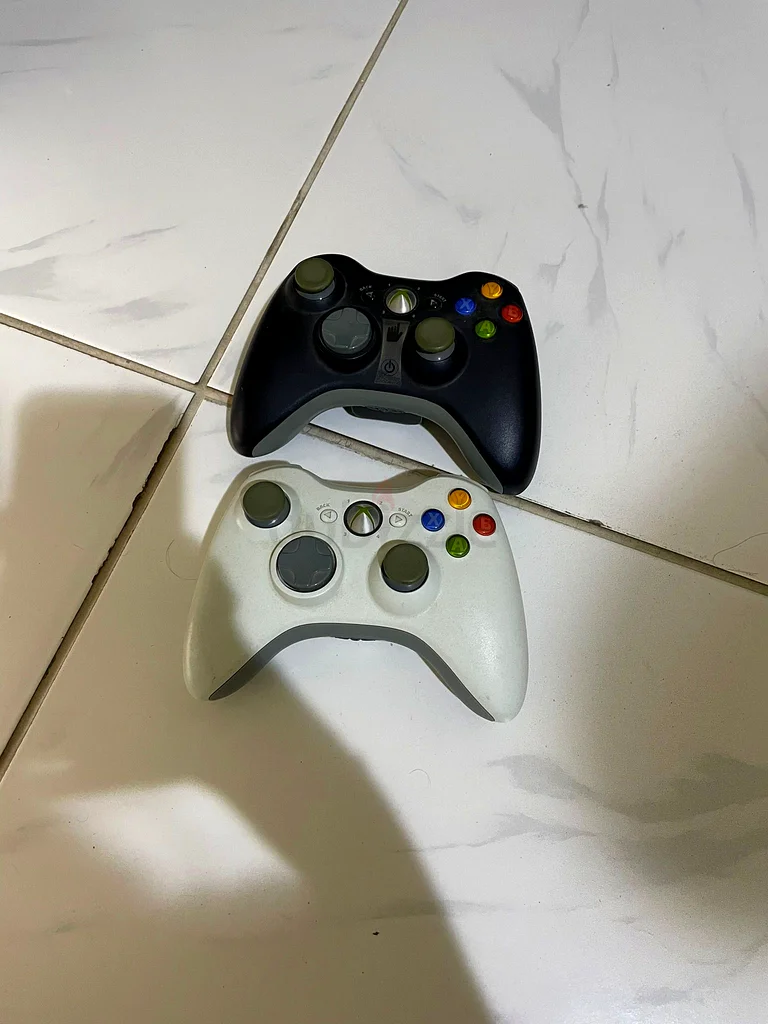 حزمة مايكروسوفت إكس بوكس 360 الكاملة - وحدة التحكم، أجهزة التحكم، ألعاب!63173867620227111