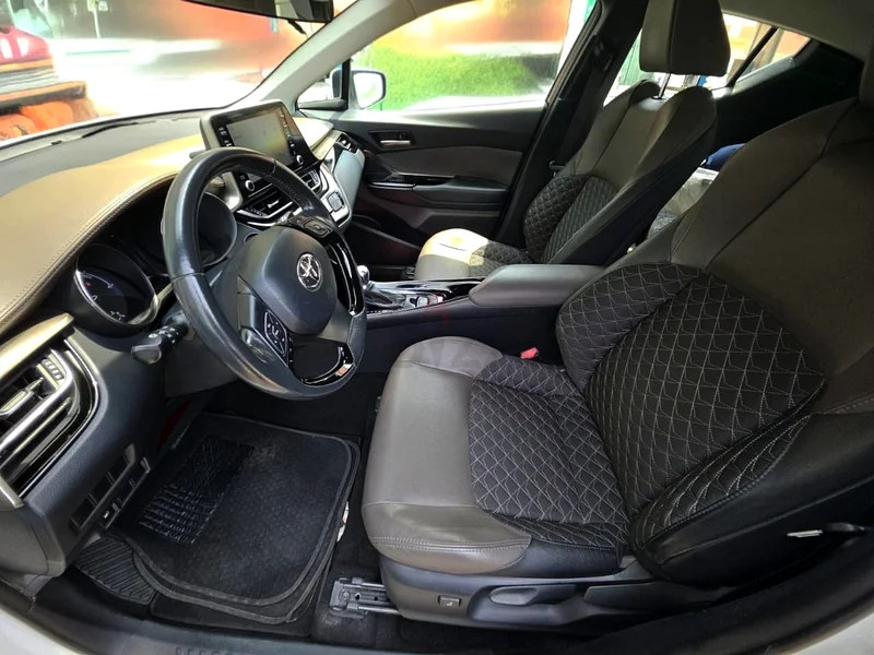 Toyota C-HR 2022 Hybrid VX Full Option, Low KMs, First Owner, Lady Driven, Full Service History, GCC63148168881794113