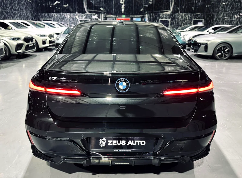 بي إم دبليو i7 xDrive60 – موديل 2022 | المواصفات الأوروبية | السيدان الفاخرة الكهربائية المتميزة | خيارات كاملة63161067433090113