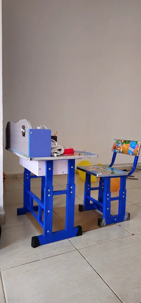 Kids study table63219347855363115