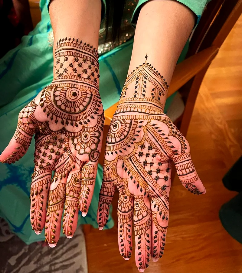 Mehendi Services available63220333435905113