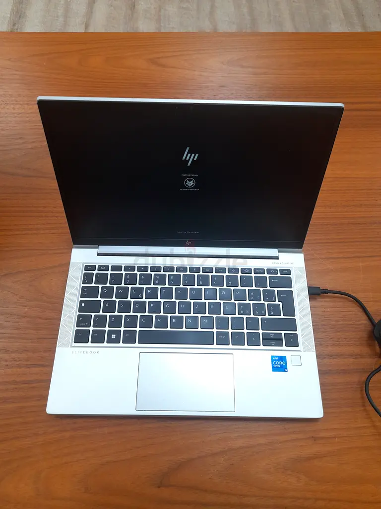 Hp 830 g8 with full HD screen63254992795777111