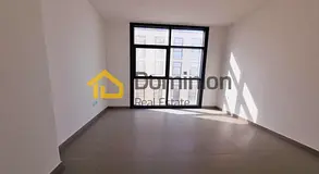 Open View / Smart Control / Only 2 Minutes to University City