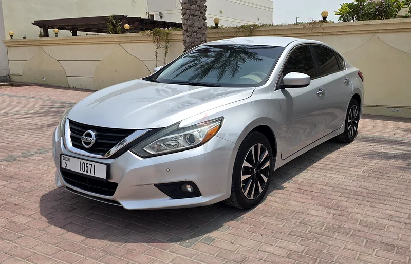 Nissan altima SV 2.5L GCC specification new tyres and battery in great condition interior  exterior63149120165122112
