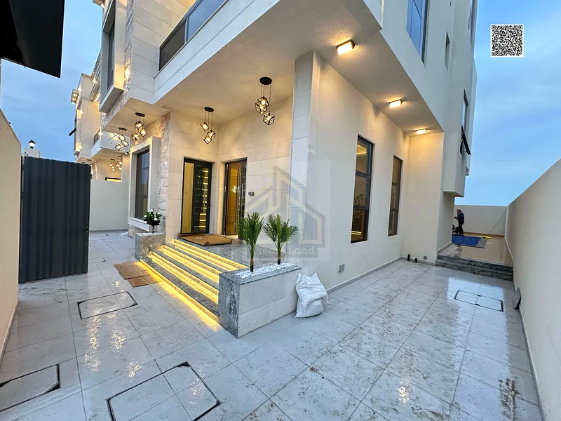 للبيع، متضمنة التسجيل والملكية والكهرباء والمياه وتكاليف تكييف الهواء، فيلا بتصميم حديث ومسبح خاص، مكونة من طابقين و63892120885123112
