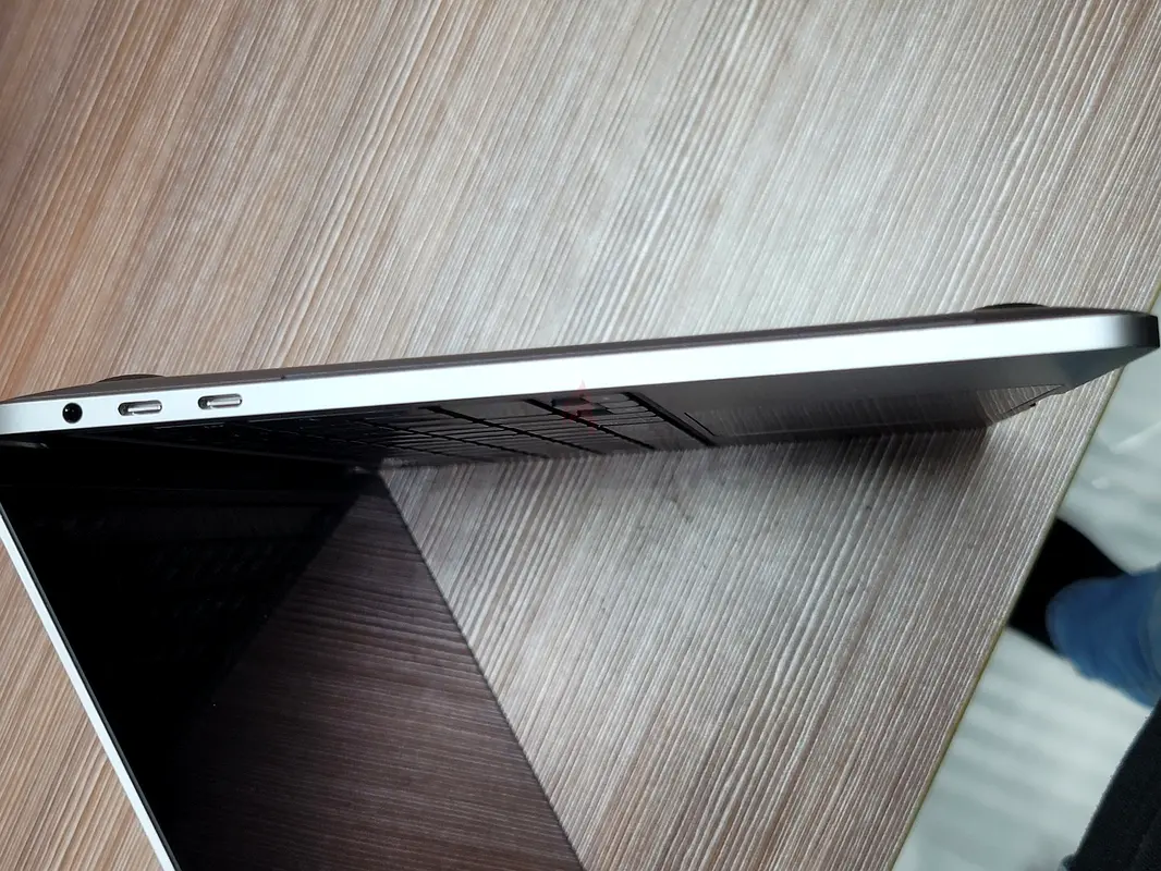 Sleek Apple MacBook Pro - Perfect Condition!63254995693057114