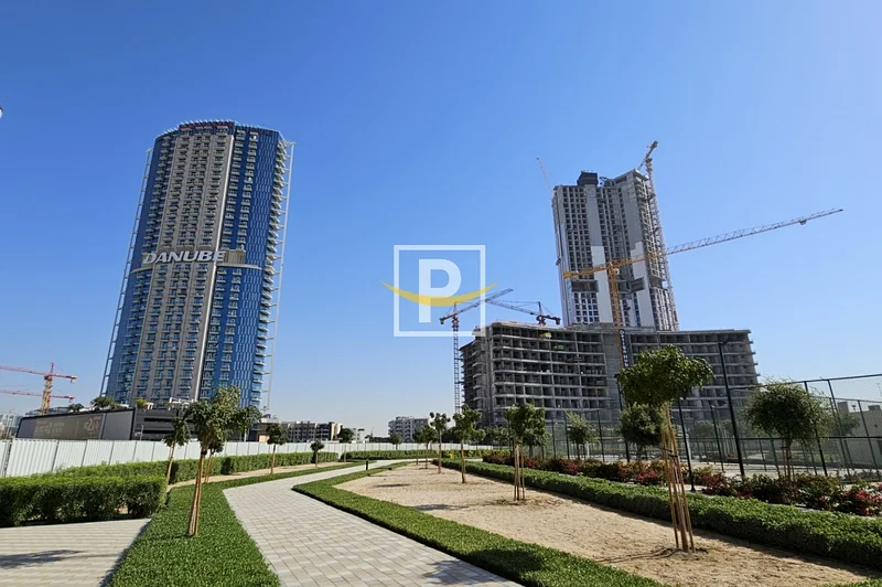 فرصة استثمارية ممتازة في قطعة أرض سكنية بمنطقة أرجان63183718061185114