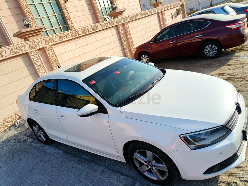VW Jetta 2014 Full Option with Sport Mode (No Accidents)63152290185602111