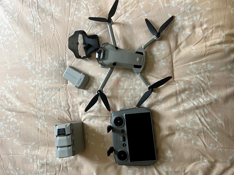 التقاط السماء: طائرة درون DJI ميني 4 برو مع جهاز تحكم وإكسسوارات وبطاريات 4 لمزيد من وقت الطيران63234612428545111