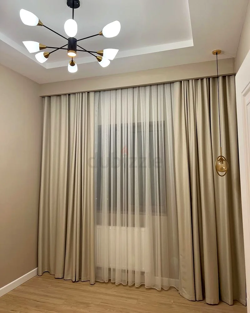 نبيع ستائر معتمة وستائر شفافة وستائر بكرة مع تركيبها63191607414658112