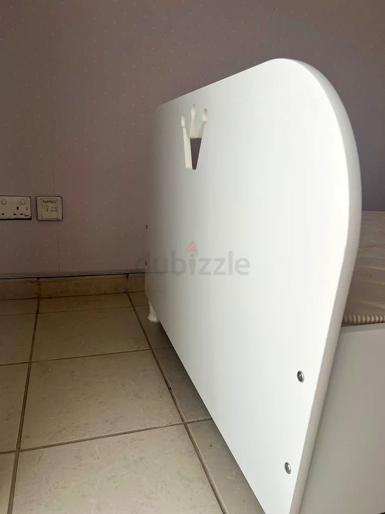 Children’s Bed (frame only no mattress)63191607375745113