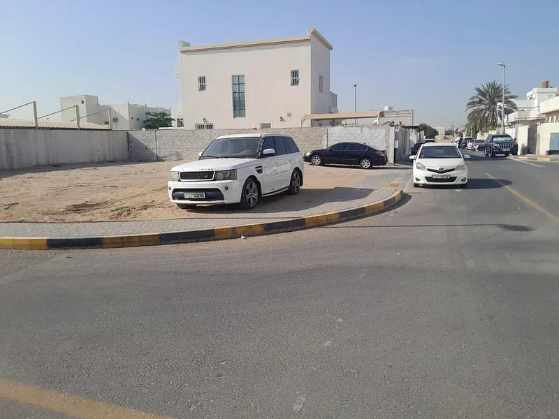 للبيع قطعة أرض في الحزنة، ضاحية الرقة، الشارقة63183235524611111