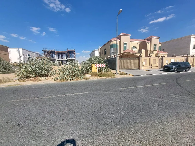 For sale a plot of land in Sharjah, Al Hoshi area63196617331458112