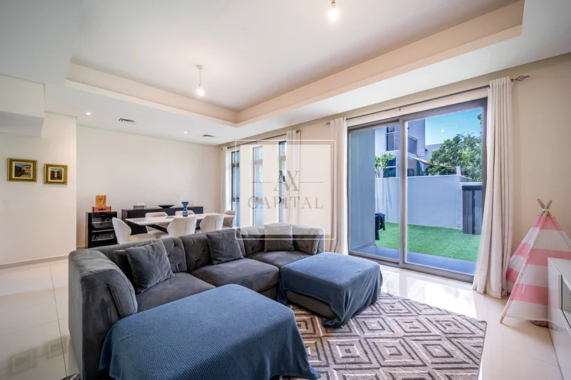 Upgraded | Vacant On Transfer | Amazing Layout64001817572354112