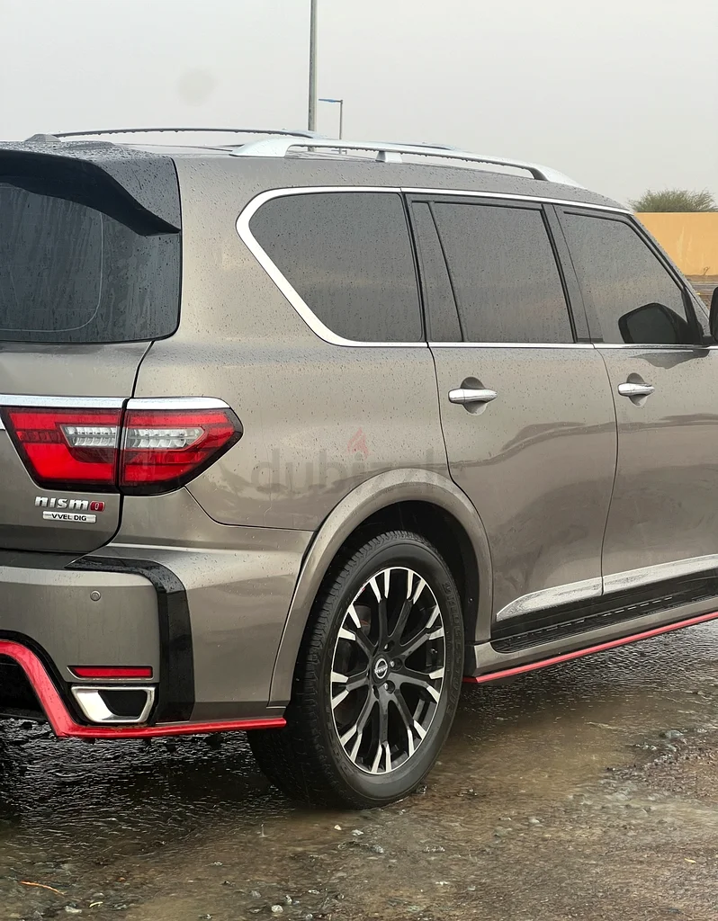 إنفيني QX56 مع طقم نيسمو 202463222807453186112