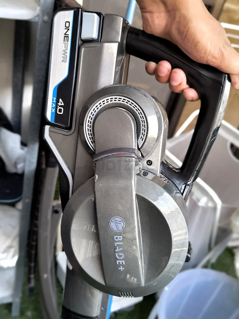 Hoover Blade+ cordless vacuum same like new without charger any one interested Pickup from Hamdan st63254499121539112