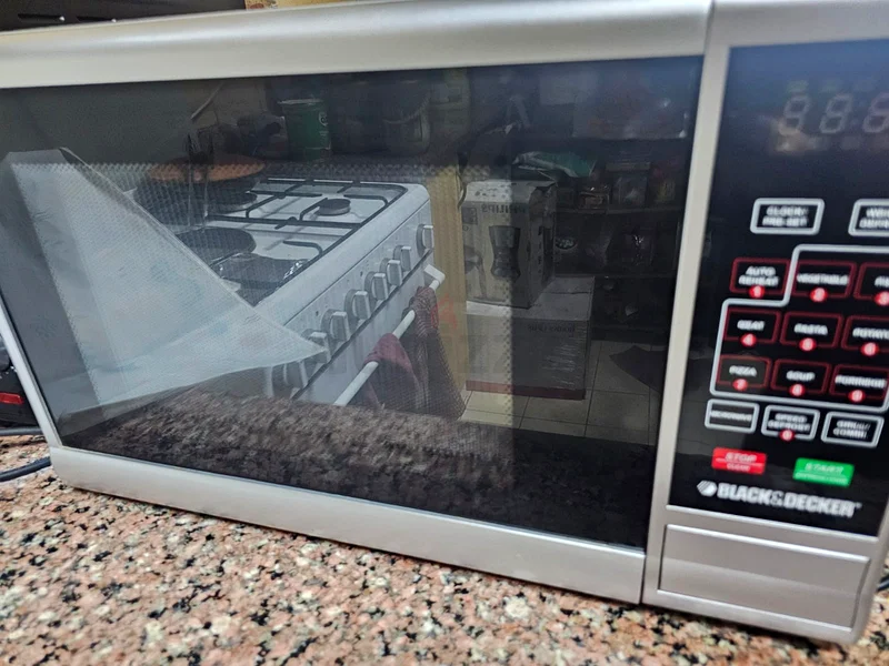 بيع عاجل فرن ميكروويف من شركة بلاك آند ديكر63248250463363110