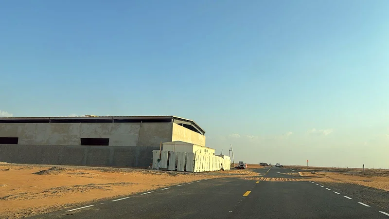 PRIME LOCATION PLOTS -BUY AND START YOUR DREAM FACTORY WAREHOUSE STAFF ACCMODATION63197130471681114