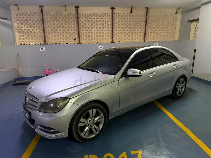 Mercedes C200 -2013 - GCC- 221,000 kilometres-AED 27,00063230652646531111