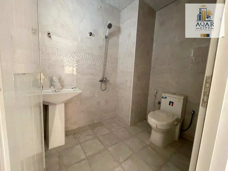 مبنى في الطابق الأرضي للبيع، مساحته 2000 قدم مربع، في منطقة البستان ليورا63194581602945112