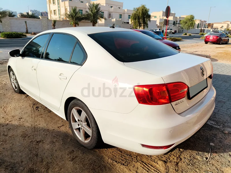 VW Jetta 2014 Full Option with Sport Mode (No Accidents)63152290185602113