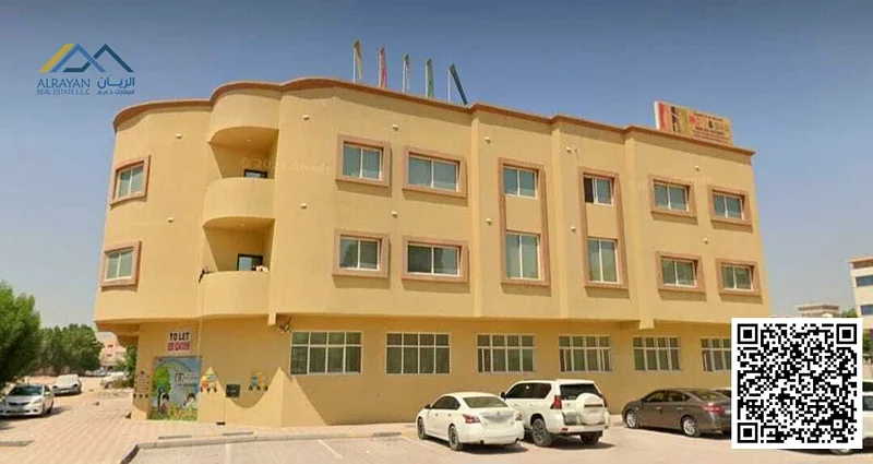 مبنى في زاوية شارع ودرب، تكييف مركزي، عمره 5 سنوات، دخل قديم 9%، ملكية حرة لجميع الجنسيات63195082667905111