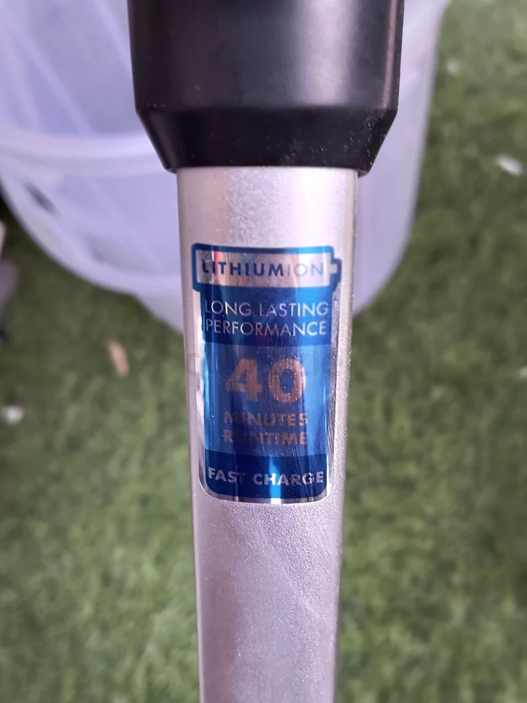 Hoover Blade+ cordless vacuum same like new without charger any one interested Pickup from Hamdan st63254499121539113