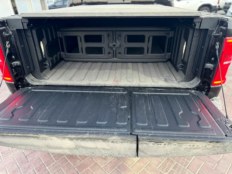 RAM LIMITED NIGHT EDITION 60/40 TAILGATE63223816250370113