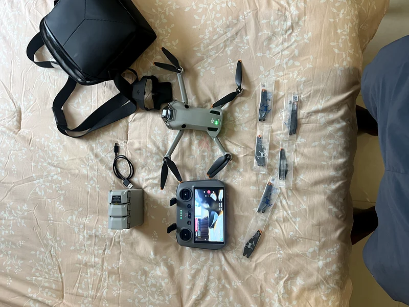 التقاط السماء: طائرة درون DJI ميني 4 برو مع جهاز تحكم وإكسسوارات وبطاريات 4 لمزيد من وقت الطيران63234612428545114