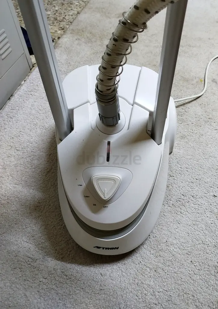 Effortless Garment Steamer - Perfect for Quick Touch-ups!63252940467841112