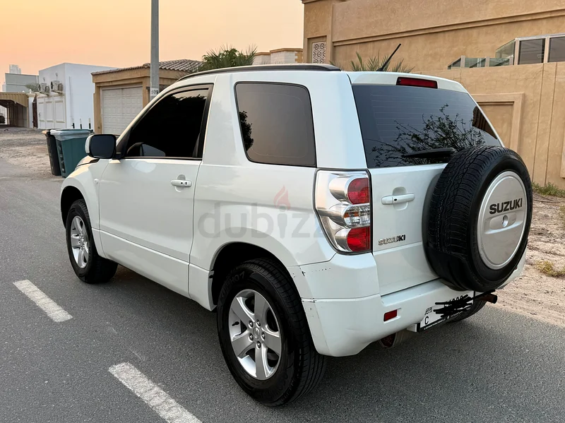 سوزوكي غراند فيتارا 2014 مع سجل صيانة كامل لدى سوزوكي63134499167105111