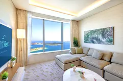 Breathtaking 1BR in Palm Tower, with Sea View