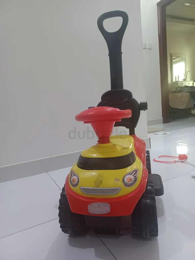 سيارة أطفال63206876157186112