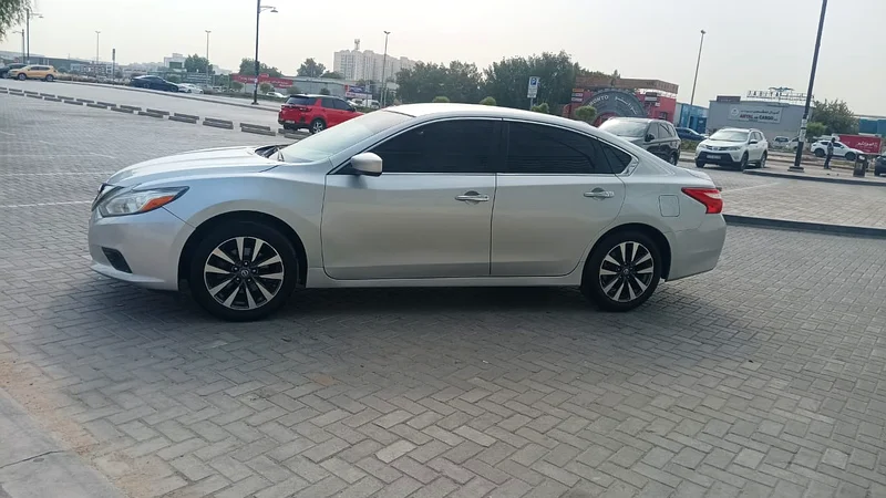 نيسان ألتيما 2017، 2.5SV، مواصفات خليجية، سيدة تقود63147206929539113