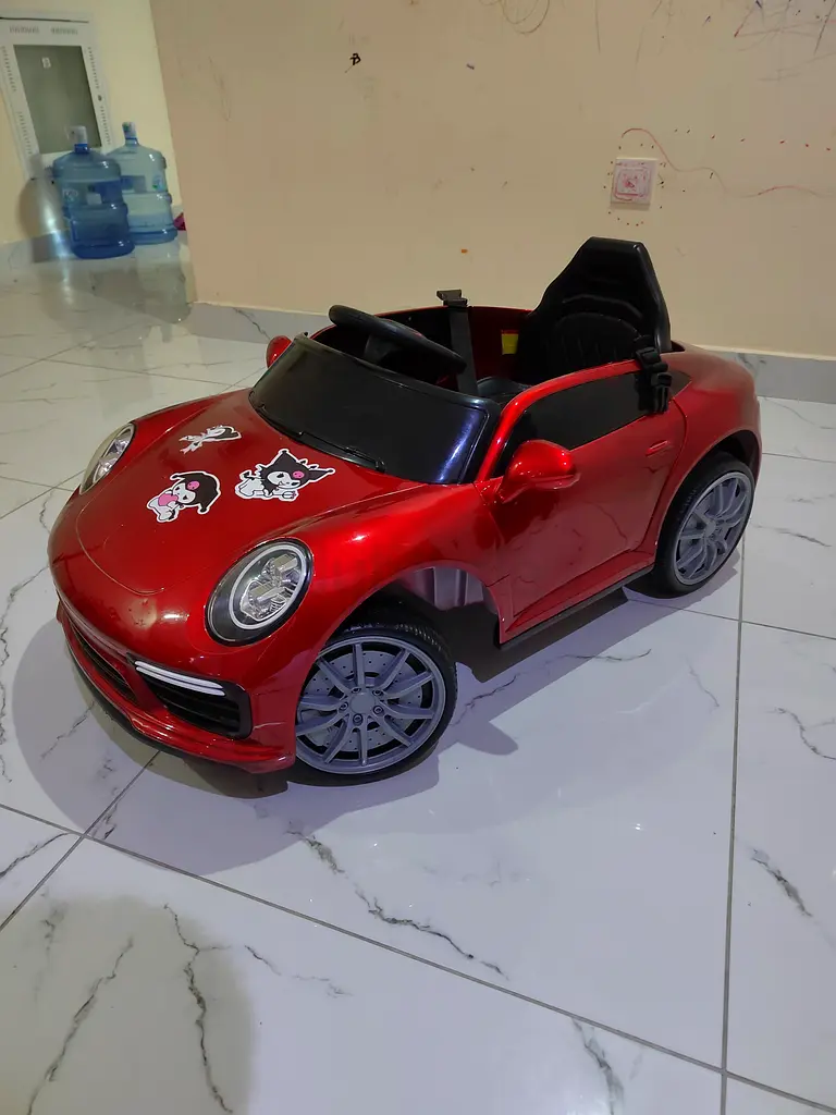 Kids rechargable ride-on car