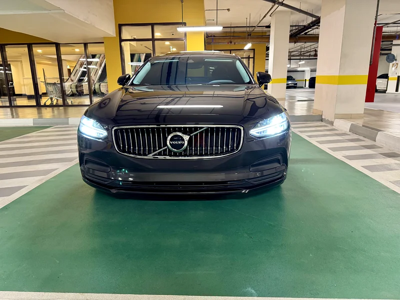 Dealer Warranty Valid Until June 2026 | Like New Condition | Recently Serviced for 15,000 KM63221301654529111