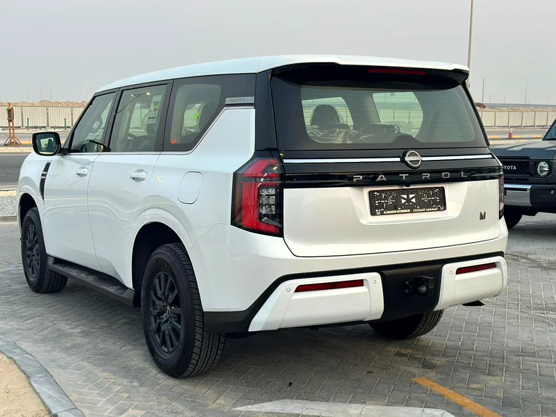 Nissan Patrol XE V6 3.8L, naturally aspirated engine, 2026 model / agency warranty / zero kilometers63140689039873112
