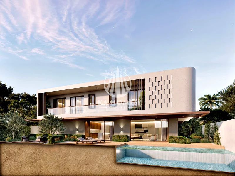 6 bedrooms + complete privacy + exceptional location = investment of a lifetime63204801836802111
