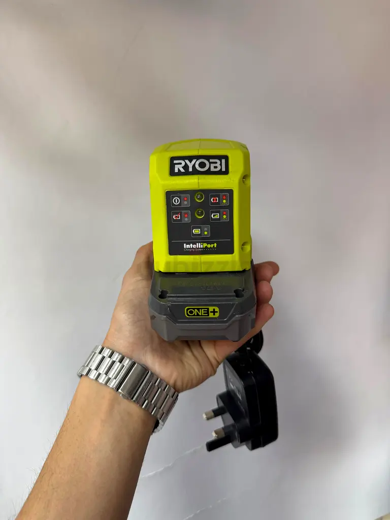 Cargador rápido Ryobi 5133003589 RC18115