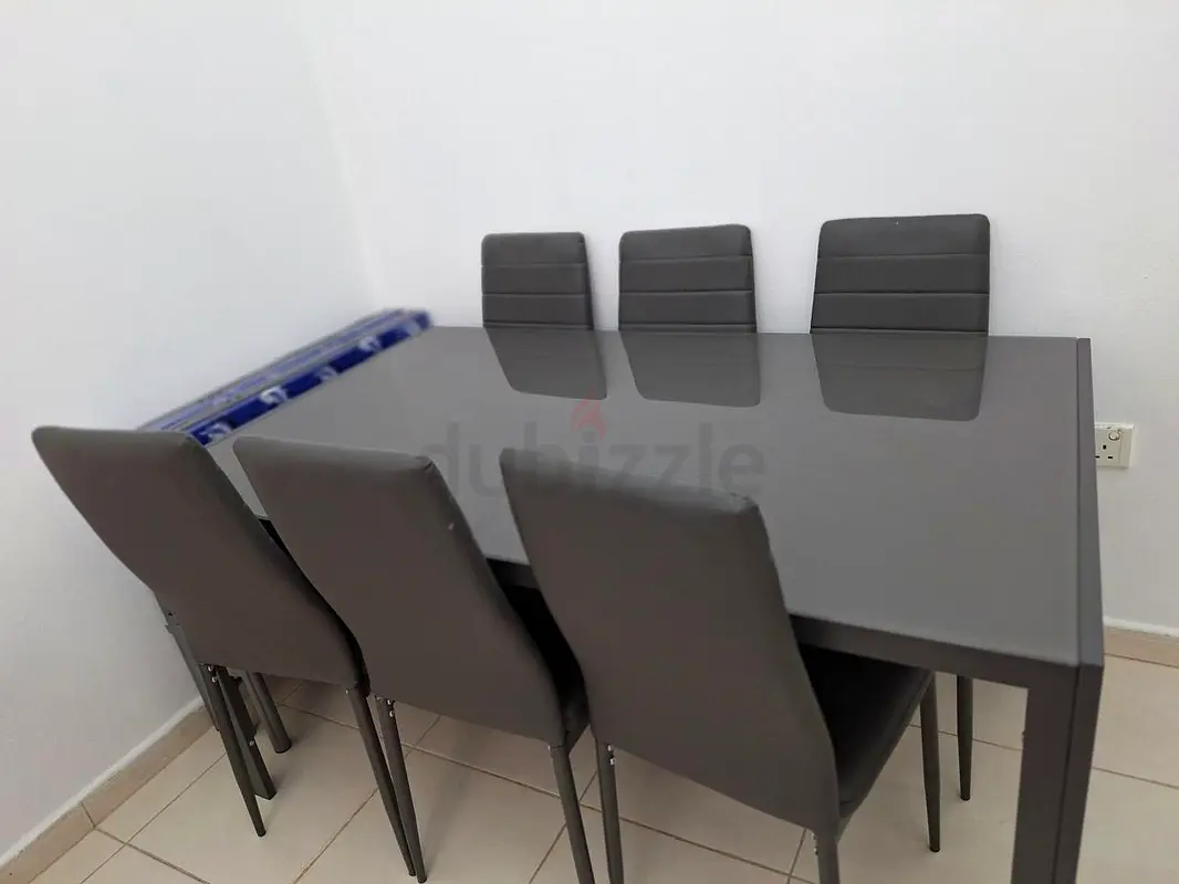 Mesa de comedor con 6 sillas
