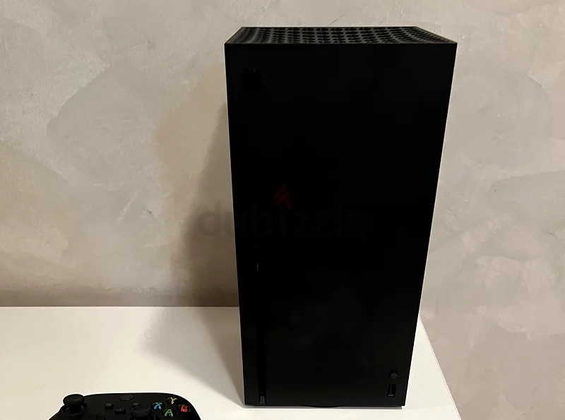 جهاز Xbox Series X، بحالة عمل ممتازة. تم استخدامه لفترة قصيرة. مع جهاز التحكم عن بعد632301906828831129