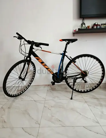 High-Performance Hybrid Bicycle for Sale!