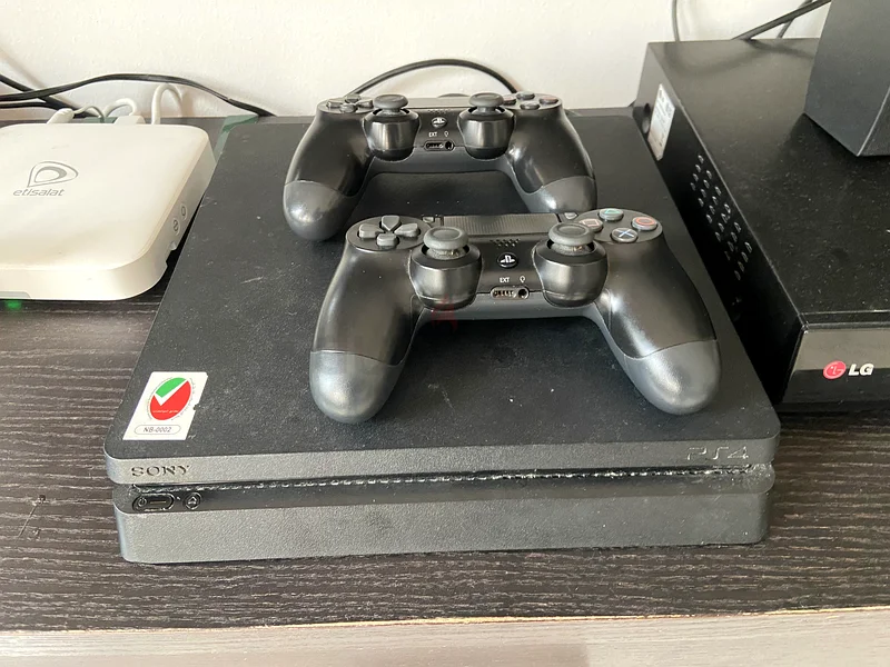 جهاز بلاي ستيشن 4 للبيع63174327428099112